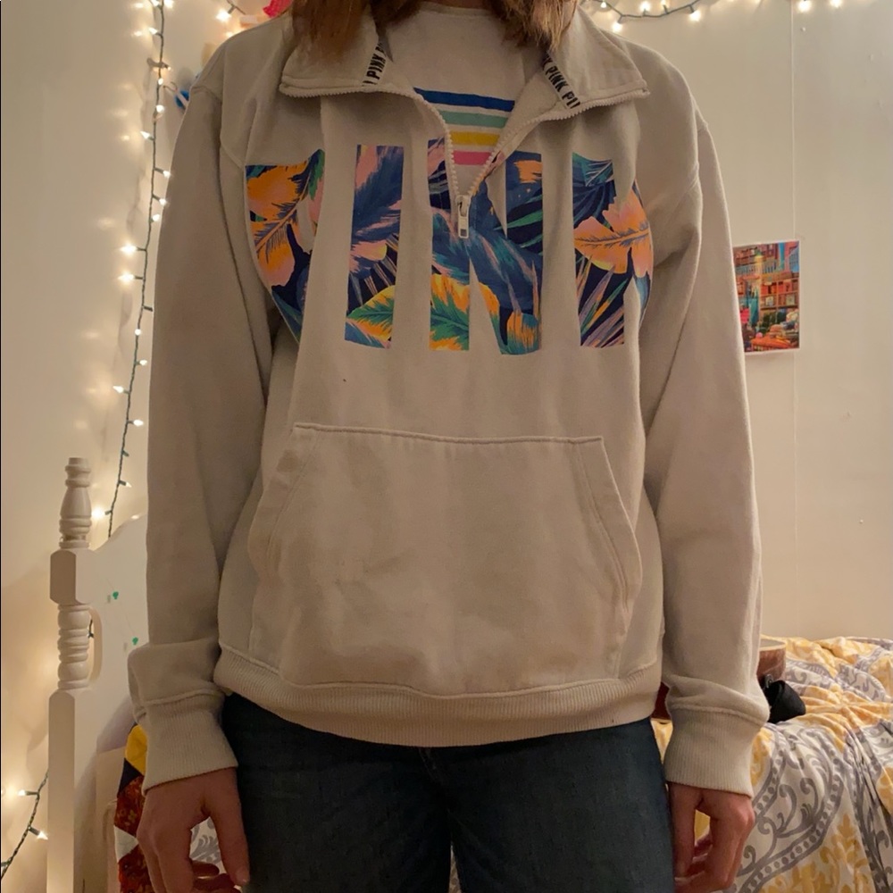 Super Cute vspink pullover!